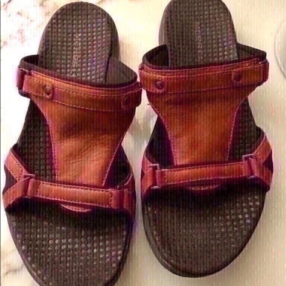 SANDALES VRAI CUIR MERREL REAL LEATHER SANDALS